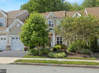 3 Dresner Cir, Upper Chichester, PA 19061