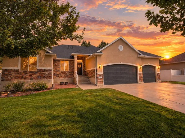 281 E Regent Park Ct S, Midvale, UT 84047