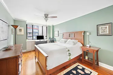 300 East 54th Street, #25G