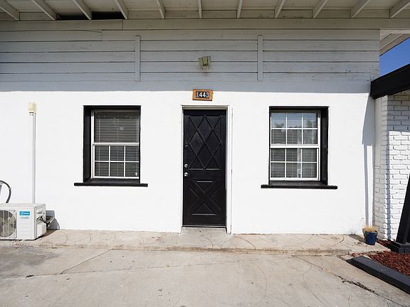 2nd image of 1443 N Riverside Ave