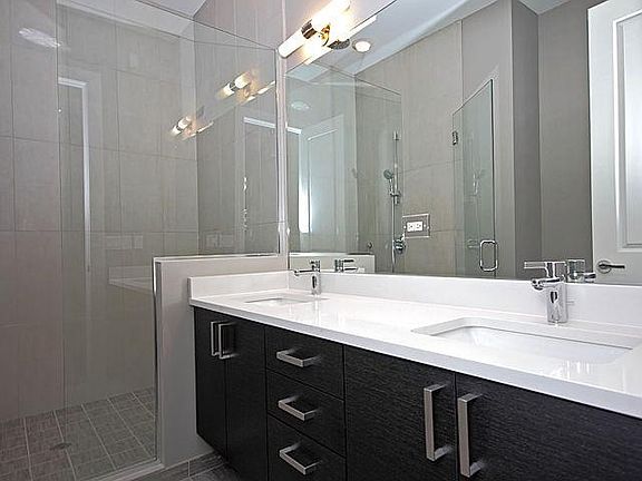 4th image of 2528 N Linden Pl #2