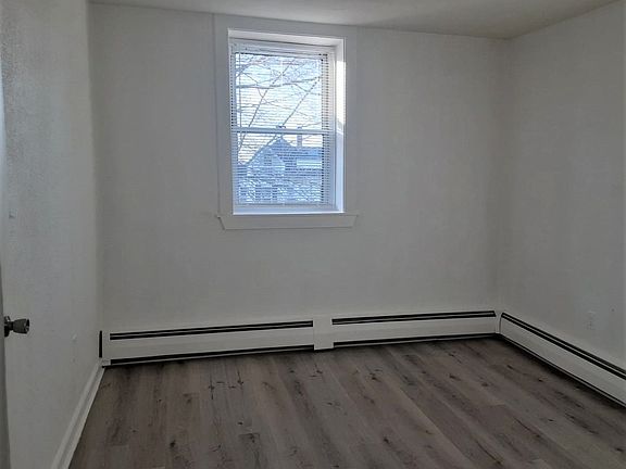 5th image of 143 Groveland St #5