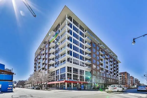 901 W Madison St #405 — Photo 1