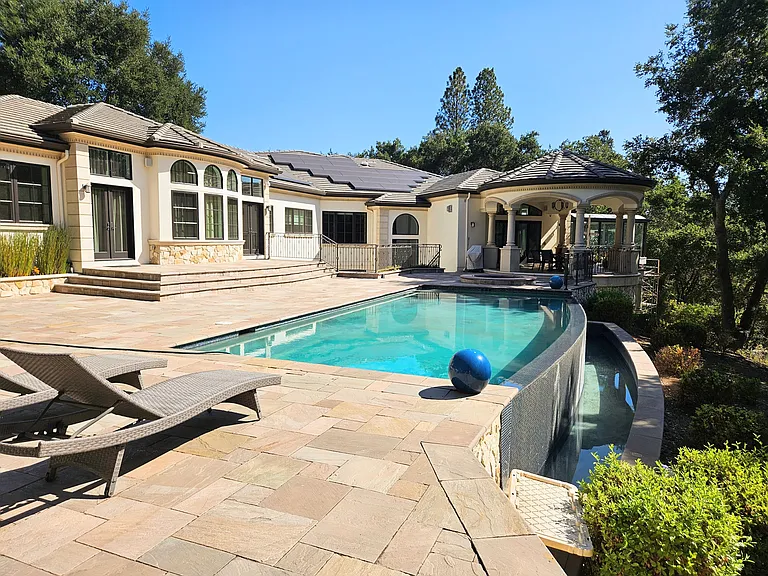Bonnie Brae Ln — Photo 16