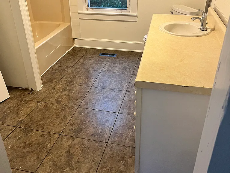 208 Price St — Photo 11