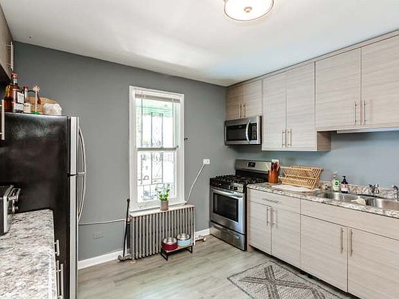 5th image of 2308 W Grand Ave #2R