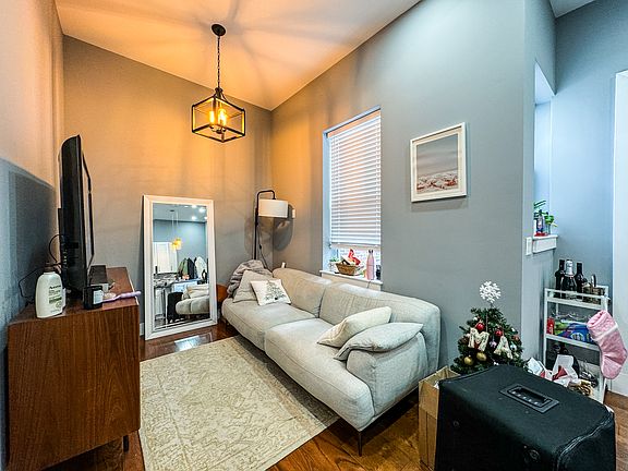 3rd image of 207 Richardson St #2R