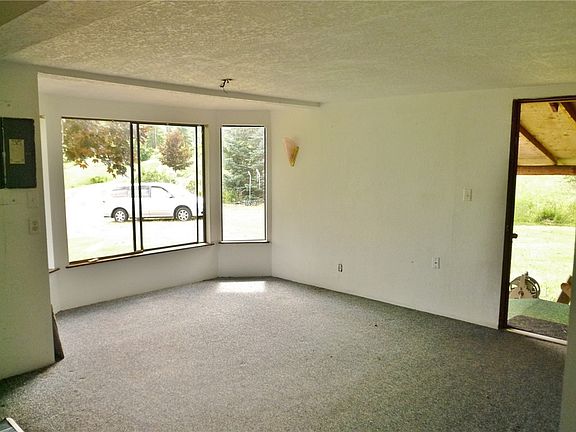 3rd image of 10510 Shermer Ln SE