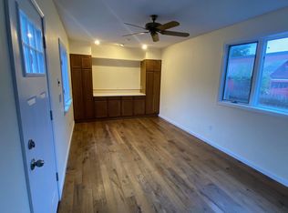 47 Oak St, Windsor Locks, CT 06096