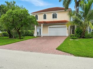 594 110th Ave N, Naples, FL 34108