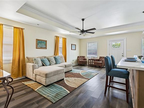3rd image of 9127 Fig St