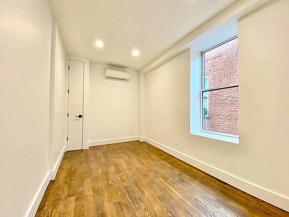 5th image of 335 Woodbine St APT 2F