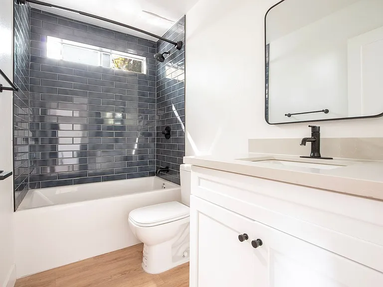 5740 Camellia Ave — Photo 13