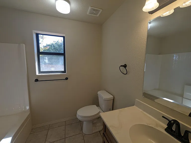 211 N Heritage Ln — Photo 12