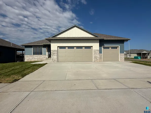2801 S Maplewood Ave, Sioux Falls, SD 57110