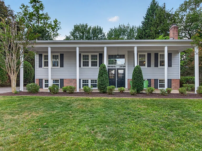 9810 Meadow Valley Dr — Photo 21