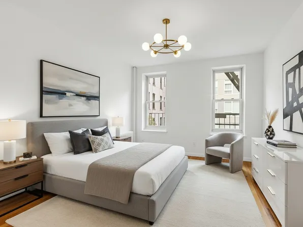 323 West 43rd Street image 5 of 12