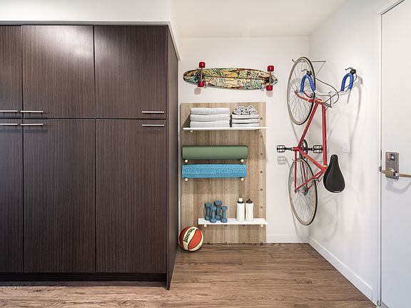 5th image of 1319 NE 65th St #4250374