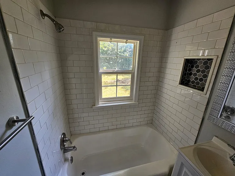 20630 Morris Ave — Photo 8