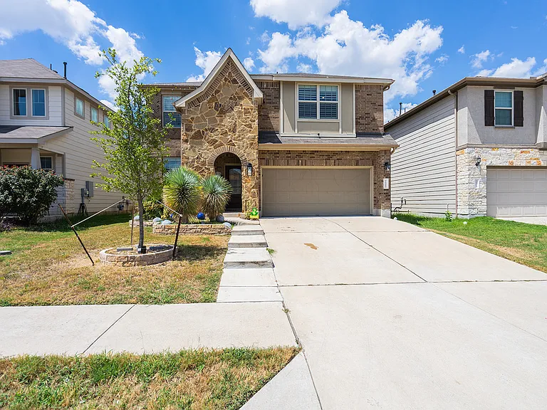 16000 Windroot St — Photo 2
