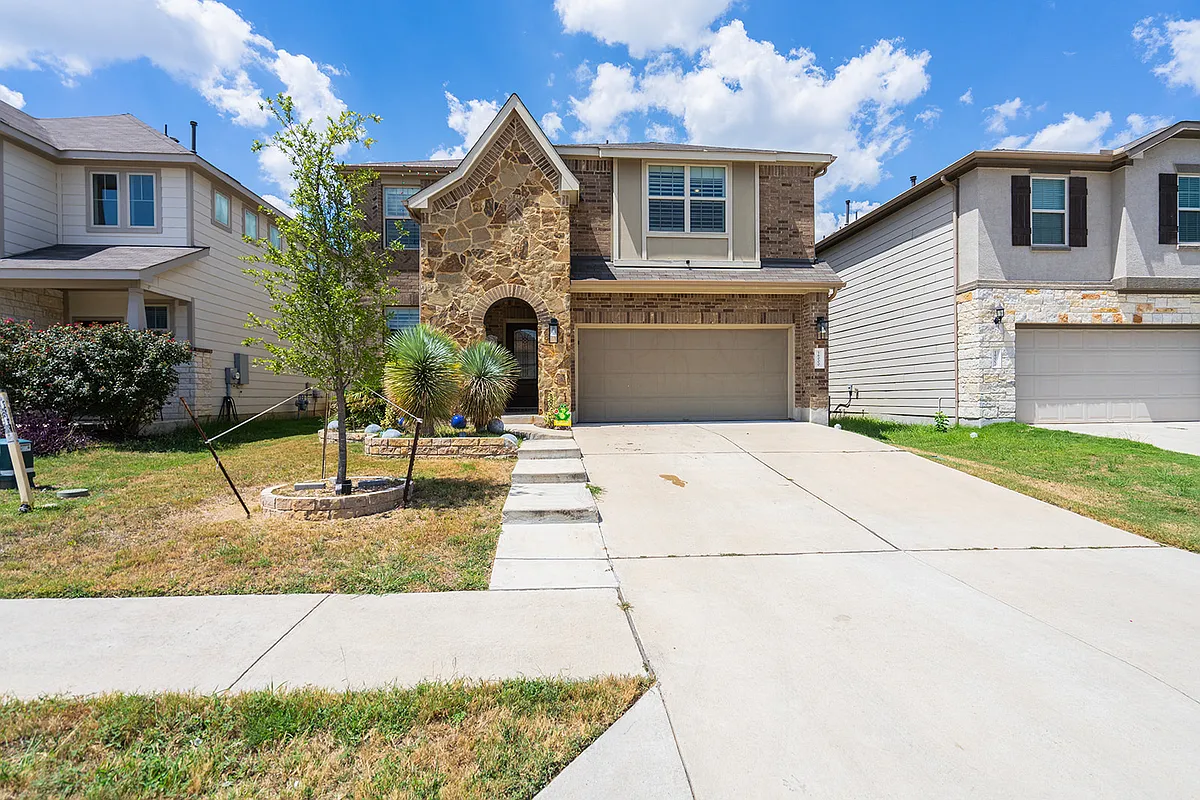 Building Photo - 16000 Windroot St