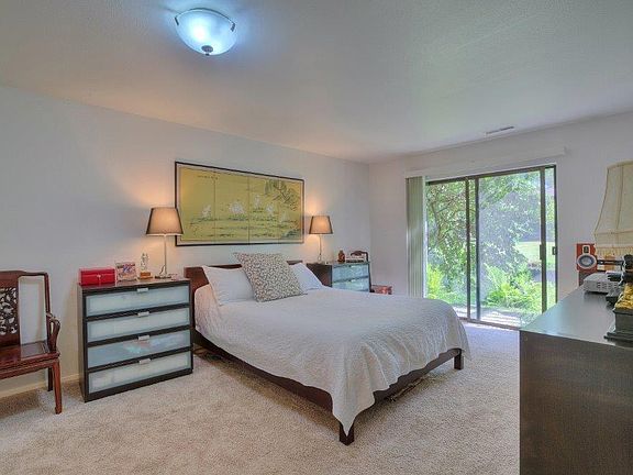 3rd image of 1111 Bellefield Park Ln #1111