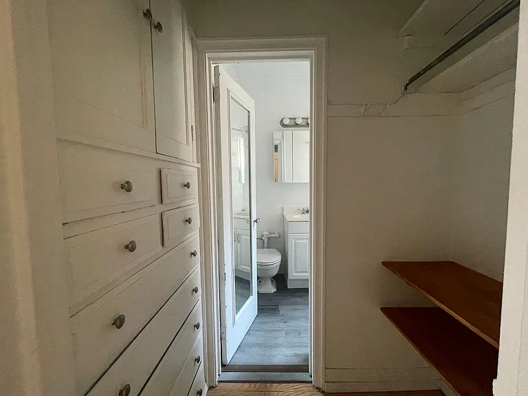 434 Wellington — Photo 17