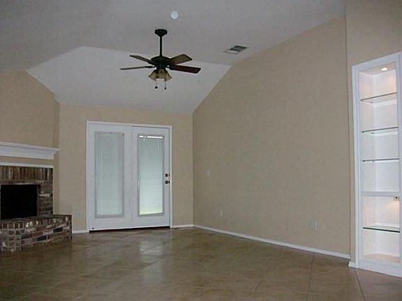 2nd image of 225 Lake Travis Dr
