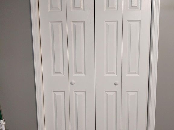 2nd image of 710 E Elm St