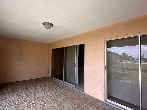 4th image of 3709 SW Santa Barbara Pl