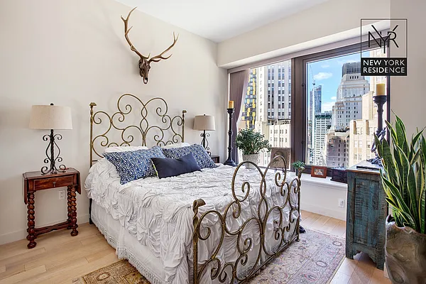 Sold by New York Residence | media 13