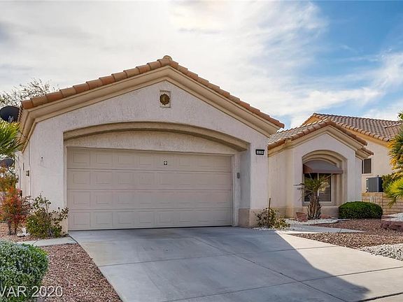 4th image of 10209 Crescent Creek Dr