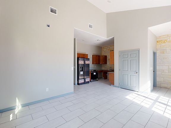 3rd image of 504 S 1st St #B