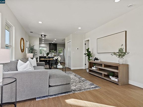 5th image of 2027 Castro St