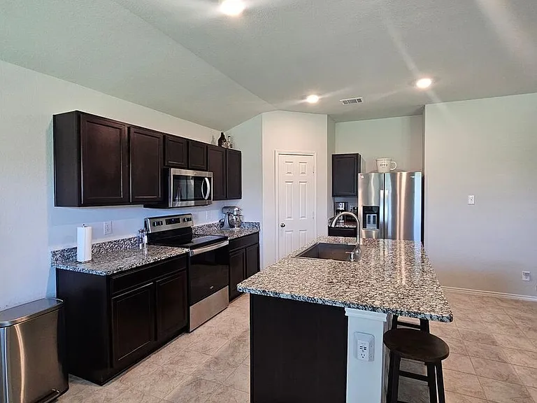 9507 Murandy Dr — Photo 3