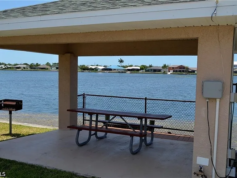 1702 Emerald Cove Dr — Photo 21