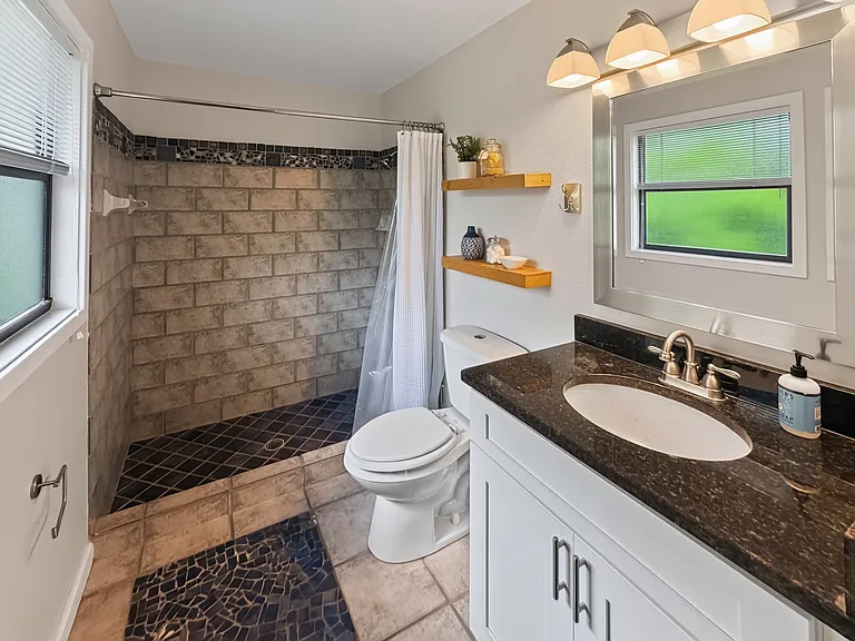 2475 Alameda Ave #B — Photo 19