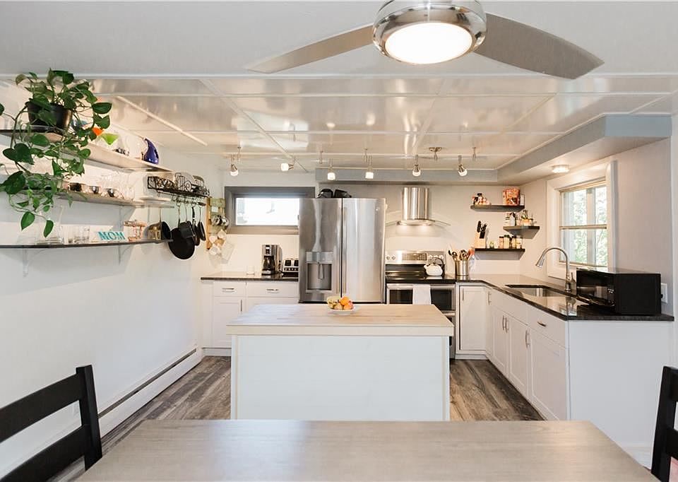 1st image of 32 Prospect St
