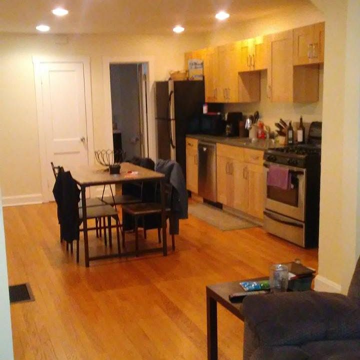 Eat-In Kitchen