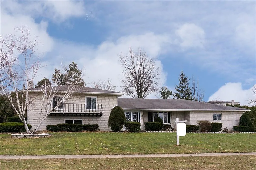 1155 Saint Ann Dr photo 1
