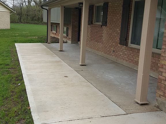 2nd image of 5248 Coral Oak Cir