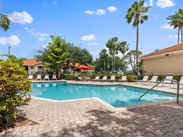 Palm Springs Apartments