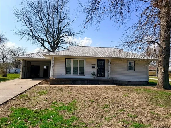 717 Prairie St, Monroe City, MO 63456