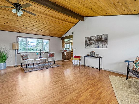 5th image of 3821 Sunshine Ln
