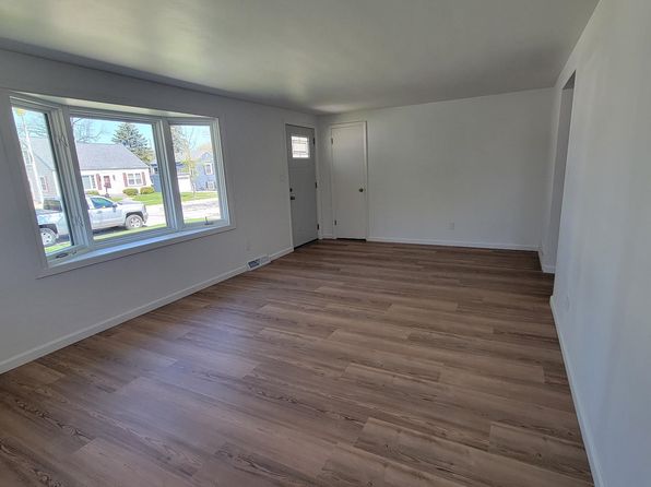 900 Thrush St, Green Bay, WI 54303