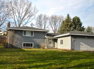 2588 Pond Ave E, Maplewood, MN 55119