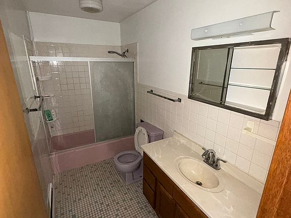 4th image of 2912 Halsted Rd #5