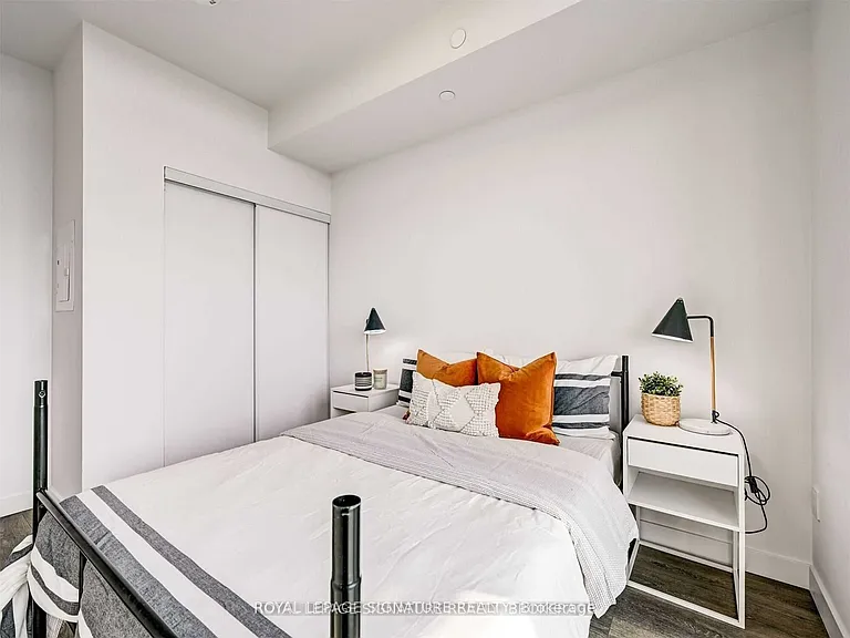 8 Eglinton Ave E #5303 — Photo 29