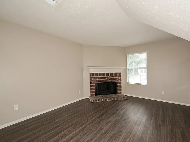 1338 Mill Lake Cir — Photo 9