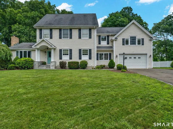 10 Westwood Road, Trumbull, CT 06611